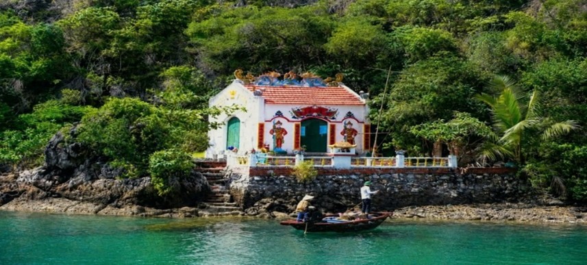 Đền Cậu Vàng - dấu ấn tín ngưỡng thờ nhân thần của cư dân vạn chài trên vịnh Hạ Long