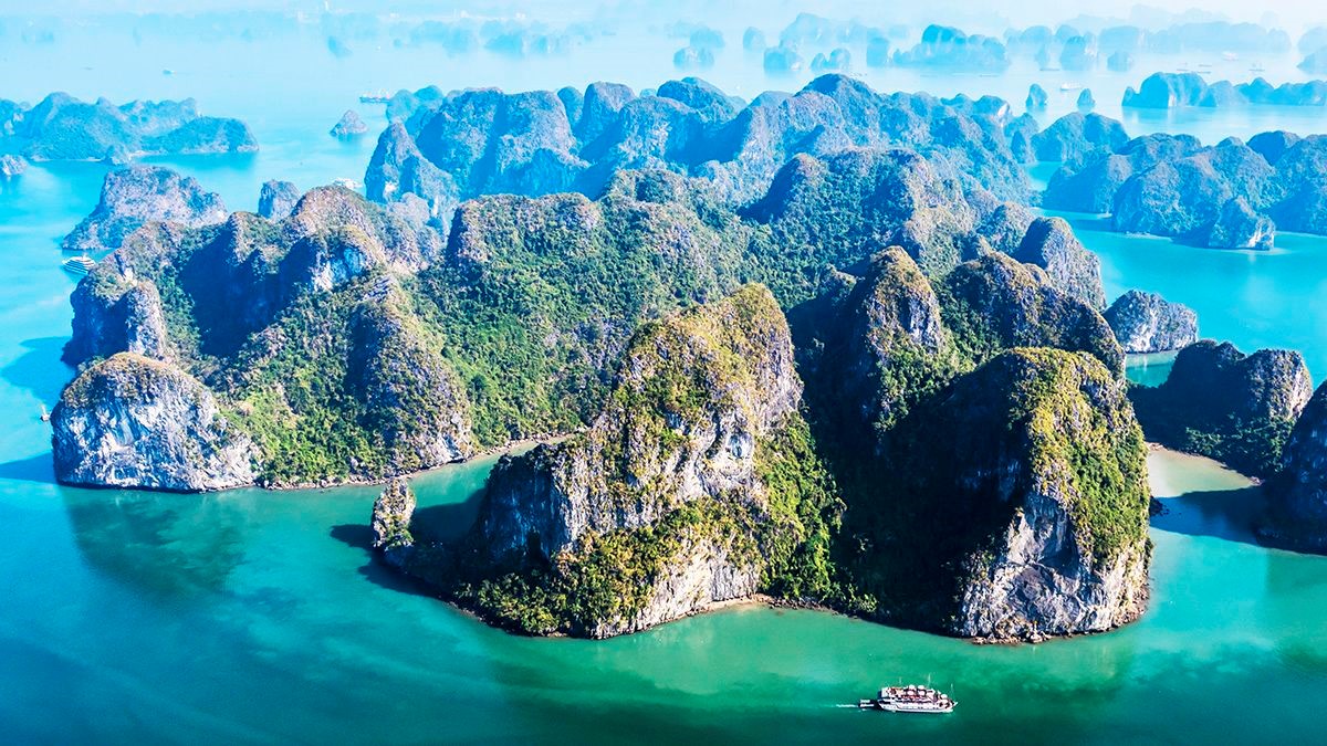Kiệt tác thiên nhiên vịnh Hạ Long đẹp mê hồn nhìn từ trên cao - Báo Dân Chí