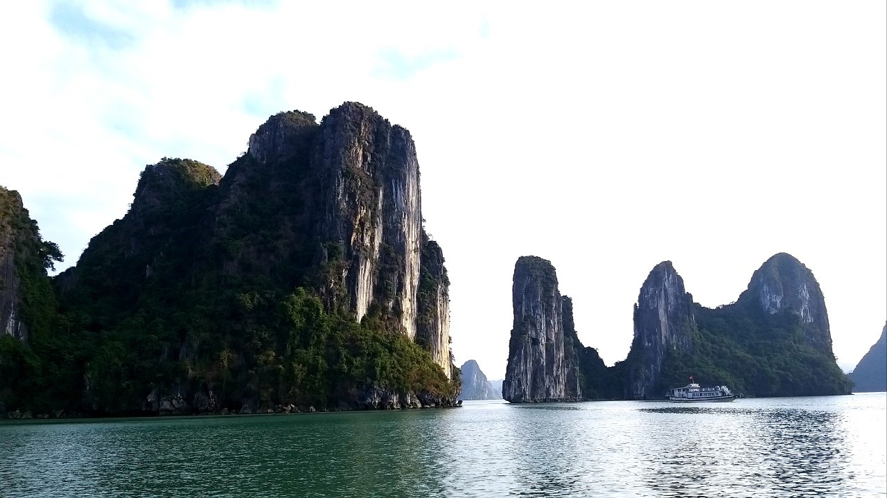 Hang Ba Hang, nét độc đáo giữa lòng di sản