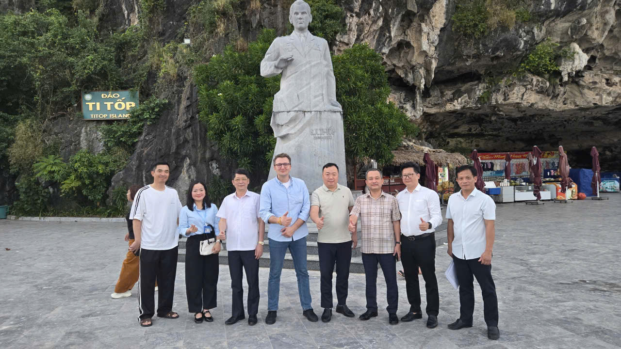 Khảo sát tiềm năng phát triển du lịch cao cấp trên vịnh Hạ Long cùng quỹ đầu tư trực tiếp Liên Bang Nga