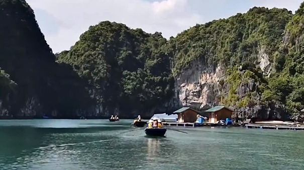 Hát giao duyên trên Vịnh Hạ Long