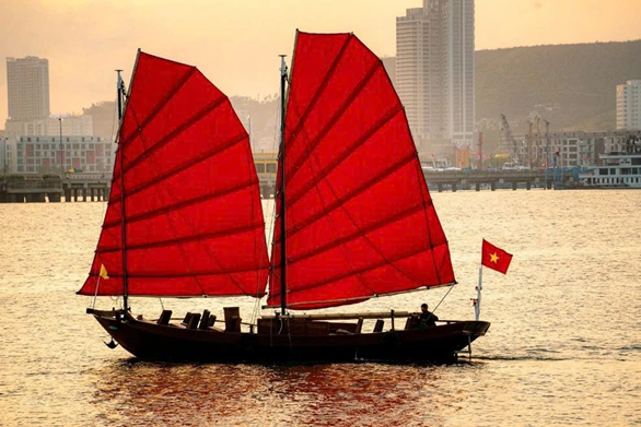 Thuyền buồm ba vách – cánh buồm di sản trở lại với Vịnh Hạ Long