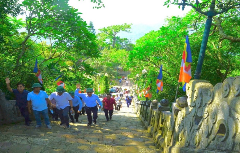 Khu di tích Yên Tử đón tiếp đoàn Lớp bồi dưỡng kiến thức quốc phòng và an ninh đối tượng 2, khóa 126.