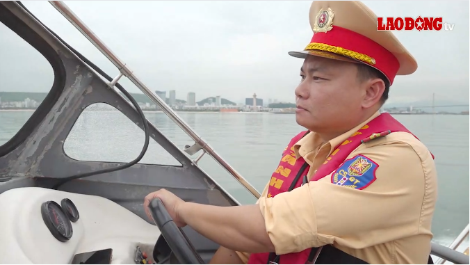 Đội CSGT đặc biệt trực 24/24h bảo đảm an toàn giao thông trên vịnh Hạ Long