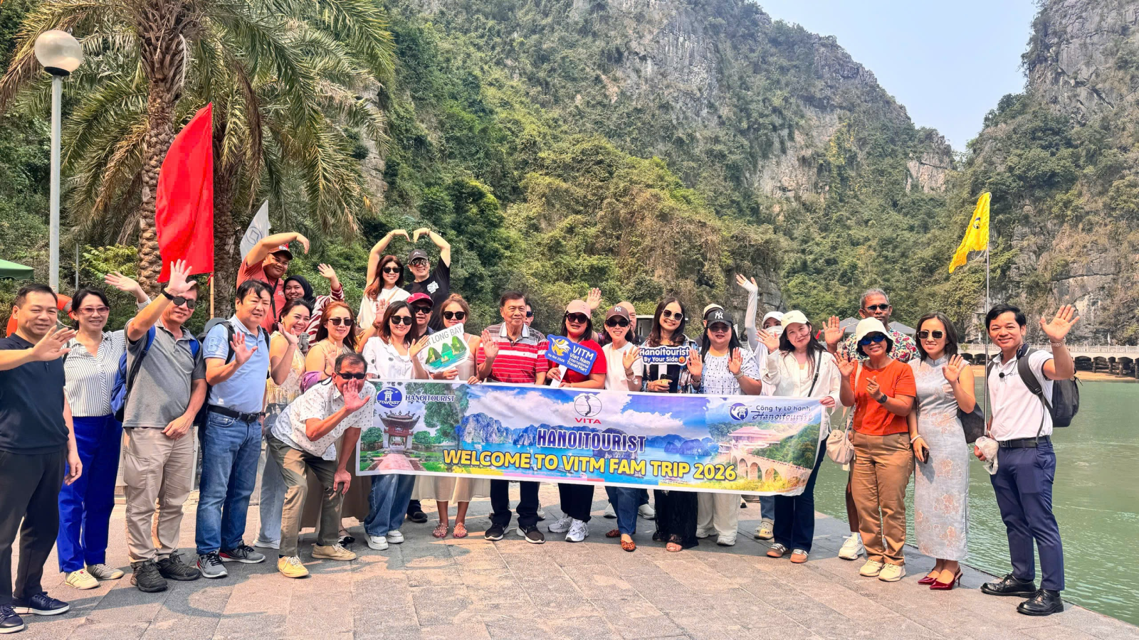 Đoàn FAMtrip quốc tế khảo sát di sản vịnh Hạ Long