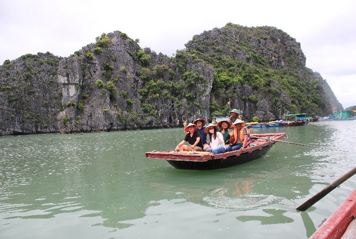 Theo nhịp chèo khám phá Vung Viêng
