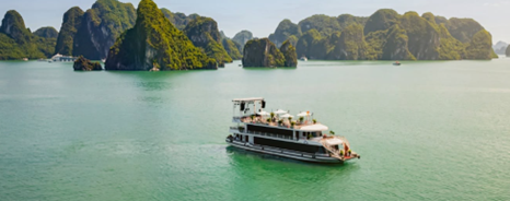 Chuyện kể từ những chuyến tàu Hạ Long
Phần 2: Một ngày trên vịnh Hạ Long – mỗi vị khách trở thành vai chính trong thước phim của chính mình