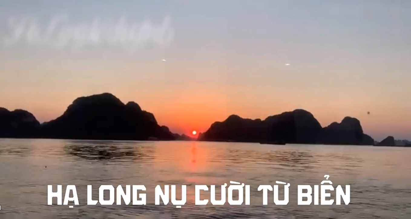 Hạ Long nụ cười từ biển