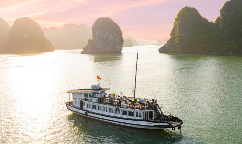 Chuyện kể từ những chuyến tàu Hạ Long. Phần 3: Những đường vân gỗ biết kể chuyện
