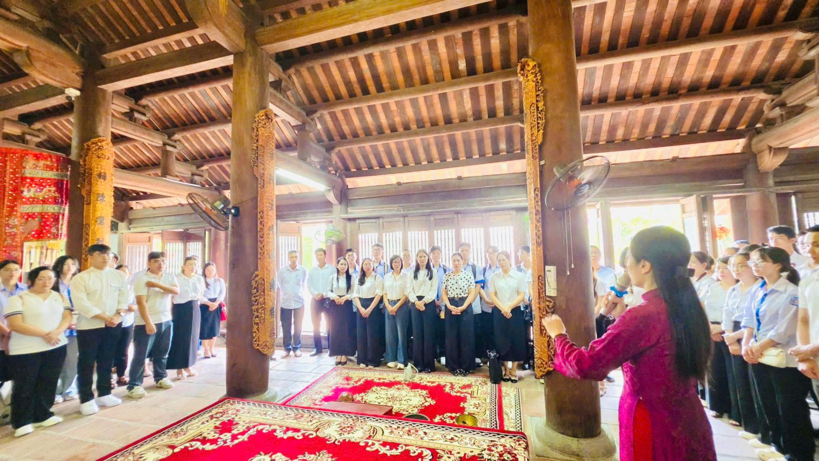 Lớp Bồi dưỡng Nhận thức về Đảng (đợt 9) học tập thực tế tại Khu Di tích Quốc gia đặc biệt Bạch Đằng