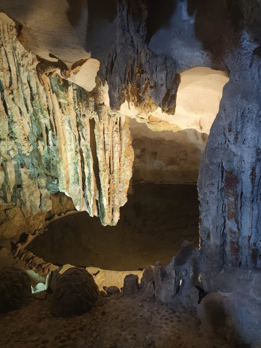 Hồ nước ngọt trong hang Sửng Sốt – nét mềm mại giữa những kì vĩ của đá