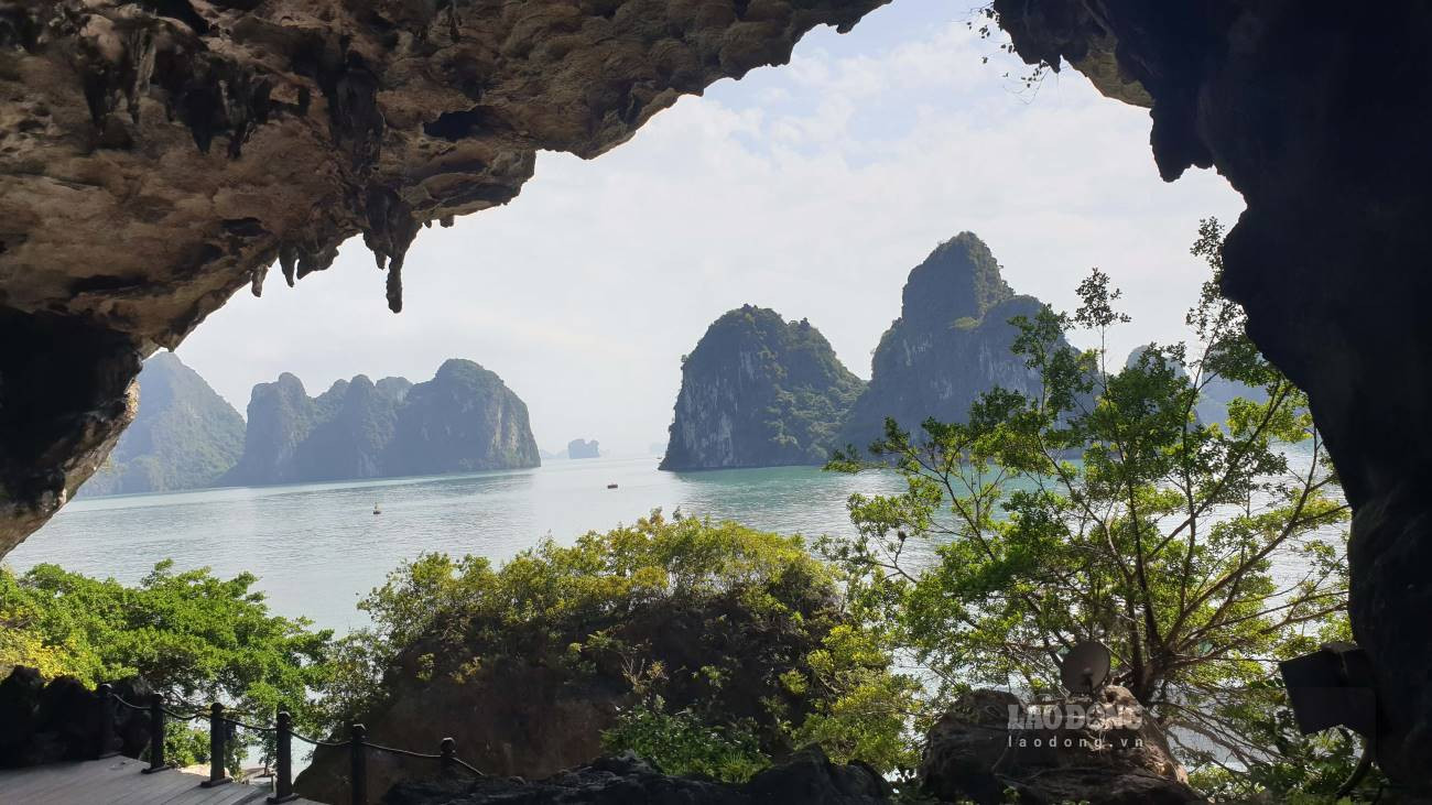 Gọi tên 4 vịnh biển thiên đường đáng đi nhất Việt Nam