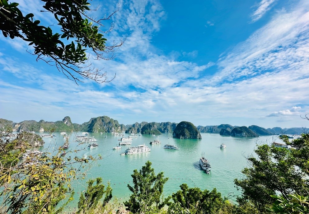 Tăng cường công tác đón tiếp, đảm bảo an toàn cho khách tham quan du lịch vịnh Hạ Long dịp cao điểm